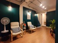 Station8 Hostel的休息区