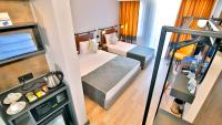 Ramira Joy Hotel的厨房或小厨房