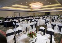 Crowne Plaza Indianapolis-Airport by IHG餐厅或其他用餐的地方