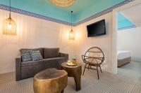 U Splash Resort Eilat的电视和&#47;或娱乐中心