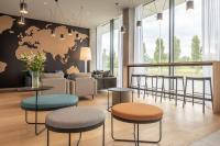 Park Inn by Radisson Vilnius Airport Hotel & Conference Centre的休息区