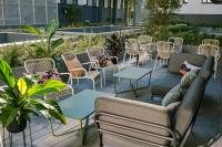 Live Hotels Bordeaux Lac的休息区