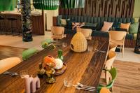 Live Hotels Bordeaux Lac的休息区