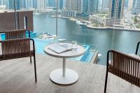 Jumeirah Living Marina Gate Dubai的休息区