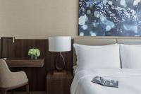 Jumeirah Living Marina Gate Dubai客房内的一张或多张床位