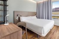 B&B HOTEL Tarragona Centro Urbis客房内的一张或多张床位