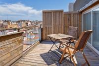 B&B HOTEL Tarragona Centro Urbis的阳台或露台