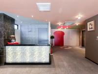 Hotel S-Presso Central的厨房或小厨房