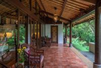 Dua Dari, a Residence by Hadiprana外面的花园
