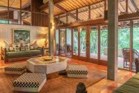 Dua Dari, a Residence by Hadiprana的休息区