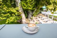 Hotel Restaurant Joseph的咖啡和沏茶工具