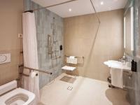 ibis Styles Parndorf Neusiedler See的一间浴室