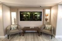 Quality Inn Miami Airport - Doral的休息区