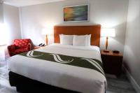 Quality Inn Miami Airport - Doral客房内的一张或多张床位