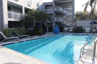 Quality Inn Miami Airport - Doral内部或周边的泳池