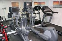 Quality Inn Miami Airport - Doral的健身中心和/或健身设施