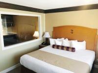 Abercorn Hotel, Trademark Collection by Wyndham客房内的一张或多张床位