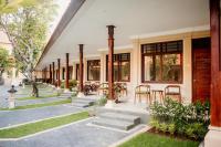 New Sunari Lovina Beach Resort外面的花园