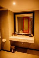 New Sunari Lovina Beach Resort的一间浴室