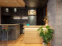 Tanakaya Kyoto Karasuma的厨房或小厨房