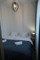 Stary Koszalin Hostel &amp; Hotel Services客房内的一张或多张床位