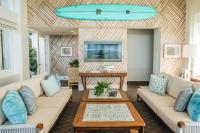 Kaimana Beach Hotel的休息区