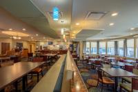 匹兹堡机场智选假日酒店餐厅或其他用餐的地方