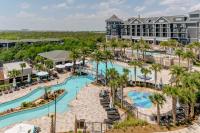 Henderson Beach Resort内部或周边的泳池