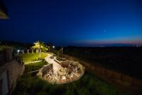 德斯坦Henderson Beach Resort的享有庭院的顶部景色。