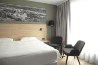 Park Inn by Radisson Vilnius Airport Hotel & Conference Centre客房内的一张或多张床位
