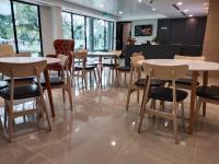 SRITEL BOUTIQUE HOTEL的休息区