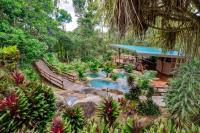 Chachagua Rainforest Hotel &amp; Hot Springs外面的花园