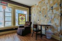 Lucky D&#39;s Youth and Traveler&#39;s Hostel的休息区
