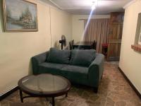 Furnished self catering cottage的休息区
