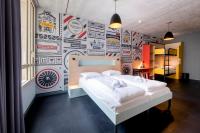 MEININGER Hotel Bordeaux Gare Saint-Jean客房内的一张或多张床位