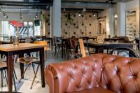 MEININGER Hotel Bordeaux Gare Saint-Jean的休息区