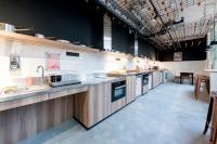 MEININGER Hotel Bordeaux Gare Saint-Jean的厨房或小厨房
