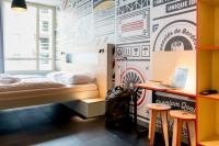 MEININGER Hotel Bordeaux Gare Saint-Jean客房内的一张或多张床位