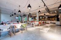 MEININGER Hotel Bordeaux Gare Saint-Jean餐厅或其他用餐的地方
