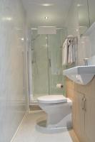 Lauriston &amp; Lawton Court Hotel的一间浴室
