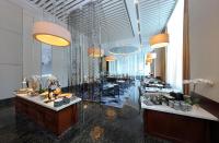 马卡蒂钻石公寓式酒店餐厅或其他用餐的地方