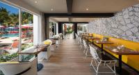 S Hotel Montego Bay - Luxury Boutique All-Inclusive Hotel内部或周边的泳池