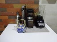 Villa Ester Hostel Vereda Cay的咖啡和沏茶工具