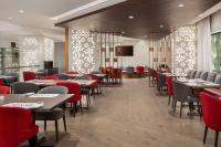 Ramada Encore by Wyndham Muscat Al-Ghubra的休息区