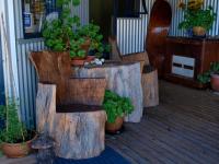 Ivorytowers Accommodation的休息区