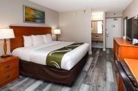 Quality Inn Miami Airport - Doral客房内的一张或多张床位