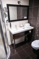 Hotel Leda Spa - Adults Only的一间浴室