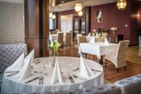 Hotel Leda Spa - Adults Only餐厅或其他用餐的地方
