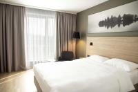 Park Inn by Radisson Vilnius Airport Hotel & Conference Centre客房内的一张或多张床位