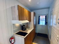 Falun Strandby Främby Udde的厨房或小厨房